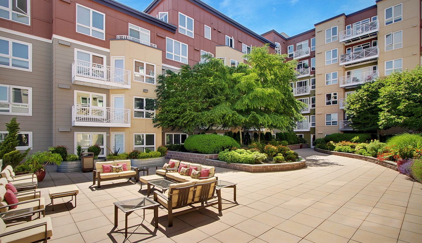 Common courtyard area with seating